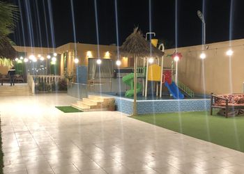 شاليه بمسبح وألعاب مائية