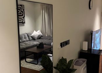 استديو بسرير ماستر وجلسة جانبية 