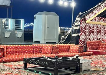 مخيم أنيق بملعب طائرة وحفرة مندي