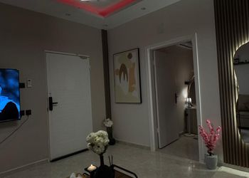 شقة بغرفة معيشة وغرفة نوم 