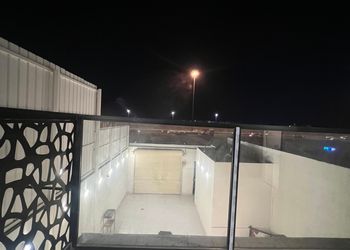 شاليه بجلسة خارجية وغرفة نوم 