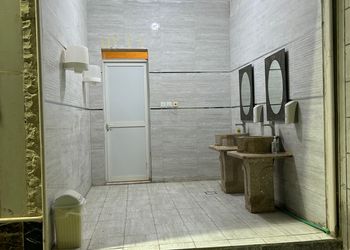 استراحة بجلسة خارجية ومسطح اخضر