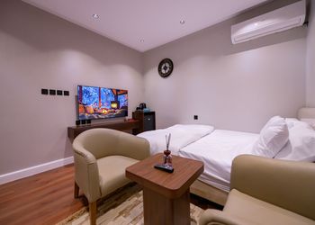 استديو بسرير ماستر ودخول ذاتي