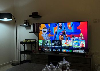 شقة بغرفة معيشة وغرفة نوم 