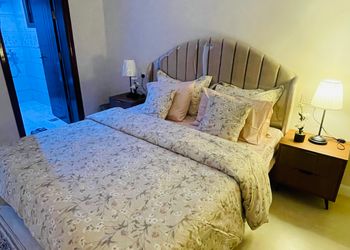 شقة بثلاث غرف نوم وصالة