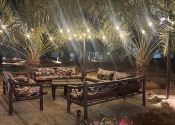 مزرعة بمسبح وموقع مميز