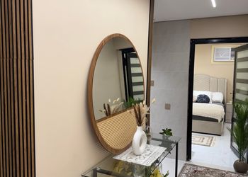 استديو بأثاث مريح وبسيط 
