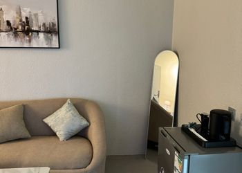 استديو هادئ بسرير ماستر