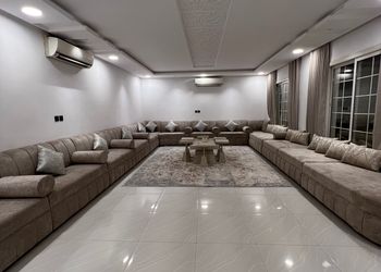 شاليه بجلسة خارجية وألعاب أطفال 