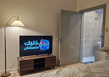 استديو بسرير ماستر وأثاث مريح 