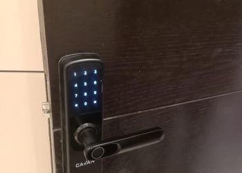 استديو بسرير ماستر وجلسة جانبية
