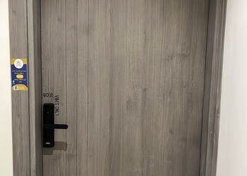 استديو بسرير ماستر وجلسة جانبية