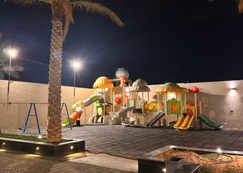 شاليه بجلسة خارجية وأجواء ممتعة 