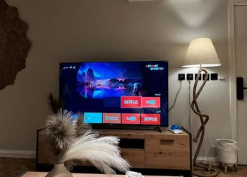 استديو بأثاث مريح وبسيط