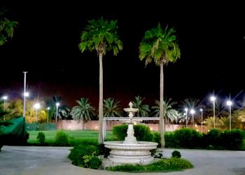 مزرعه بمجلسين وملعب كرة قدم و مطبخ