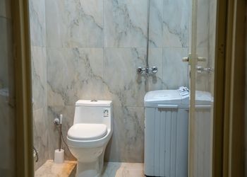 استديو بسرير مفرد وجلسة جانبية 