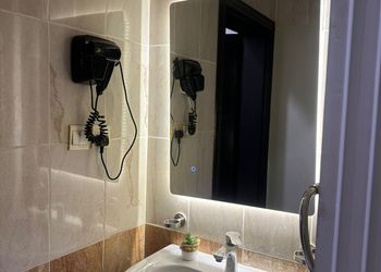 استديو بسرير ماستر وجلسة جانبية