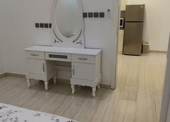 استراحة بمدخل مسنقل و سرير ماستر 