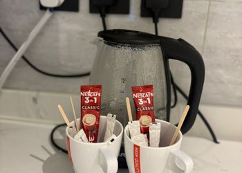استديو بسرير ماستر وجلسة جانبية 