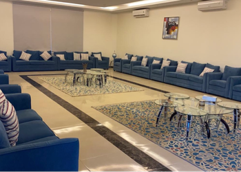استراحة بمسطح اخضر والعاب اطفال