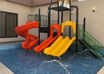 شاليه بمسبح وألعاب مائية