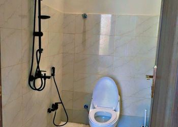 شاليه بألعاب مائية ومسطح اخضر
