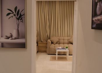 استديو بسرير ماستر وجلسة جانبية 