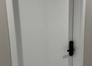استديو بسرير ماستر وجلسة جانبية 