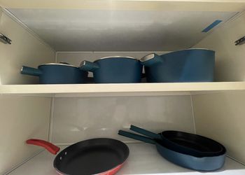 شقة بغرفة جلوس وغرفتين نوم 
