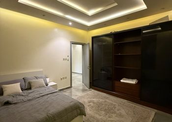 شقة بغرفة معيشة وغرفة نوم 