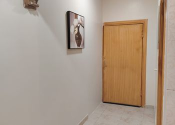 شقة بغرفتين نوم وصالة 