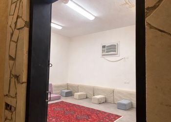 مزرعة ببيت شعر ومسطح اخضر