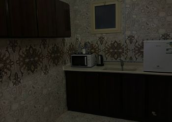 استديو بسرير ماستر وجلسة مريحة 