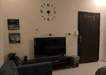 استديو بسرير ماستر وجلسة جانبية