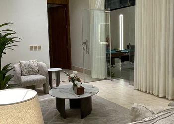 استراحة بمسطح اخضر ومجالس