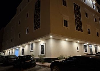 استديو بسرير ماستر وجلسة جانبية 