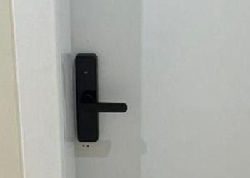 استديو هادئ بسرير ماستر