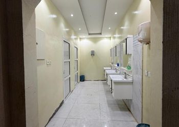 استراحة بمجلس وفناء خارجي 