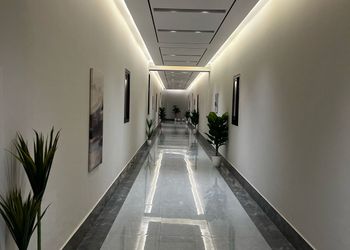 استديو بسرير مريح وتصميم هادئ 