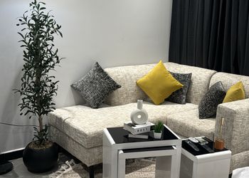 استديو بسرير ماستر وجلسة جانبية 