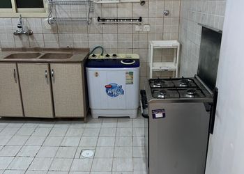 شقة بغرفة جلوس وغرفتين نوم 