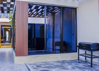 فيلا عائلية بمسبح وجلسة خارجية