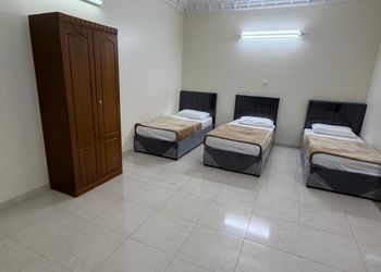 شقة بغرفتين نوم وصالة 