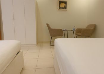 استديو بسريرين مفرده وجلسة 