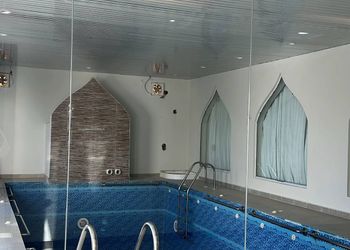 استراحة بمجالس واسعة وفناء خارجي