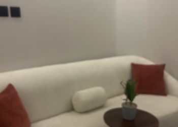 استديو هادئ بسرير ماستر
