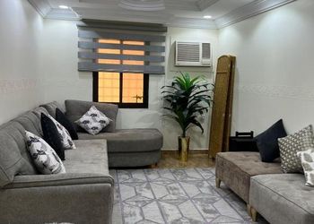 شقة بغرفة معيشة وغرفتين نوم 