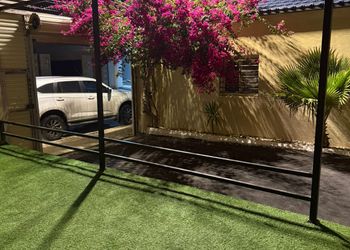 استراحة بمسطح اخضر ومجالس