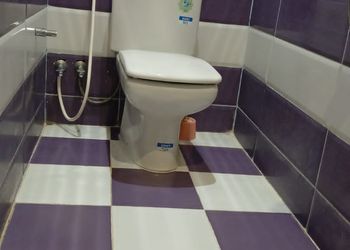شاليه بجلسة خارجية ومسبح 