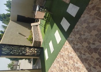 شاليه بمسبح وغرفة نوم للعرسان